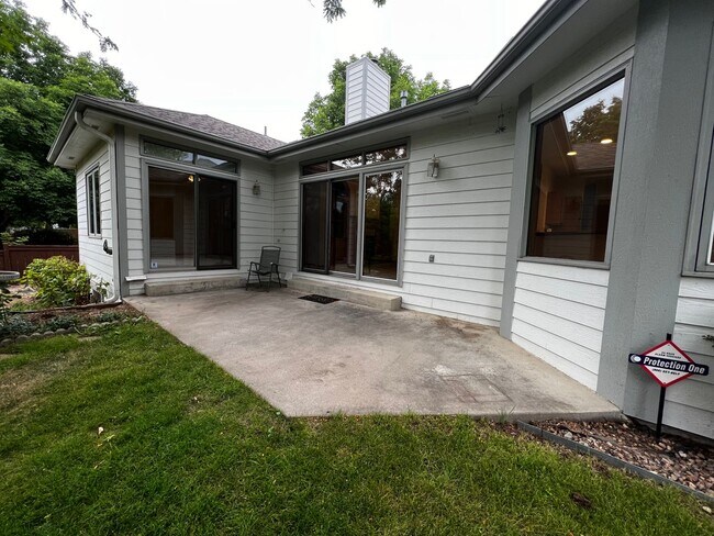 Building Photo - Charming 3 bed, 3 bath Ranch Home in South Fort Collins