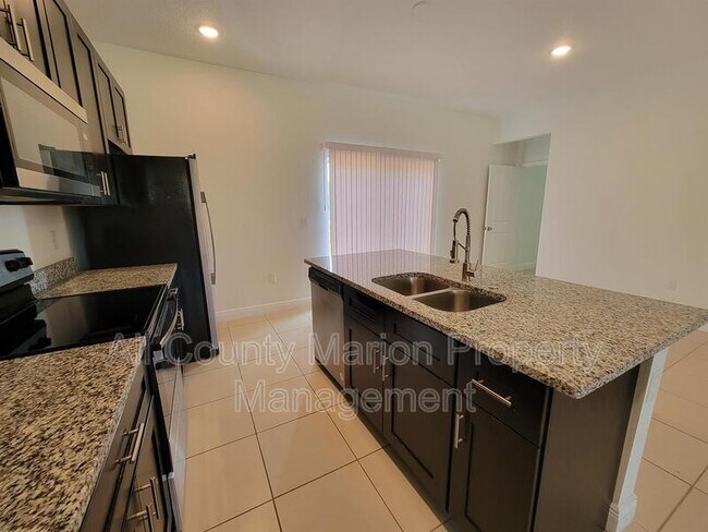 Building Photo - 405 Marion Oaks Ln