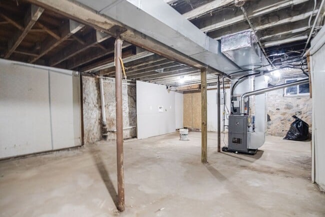 Building Photo - 2908 Oakley Ave