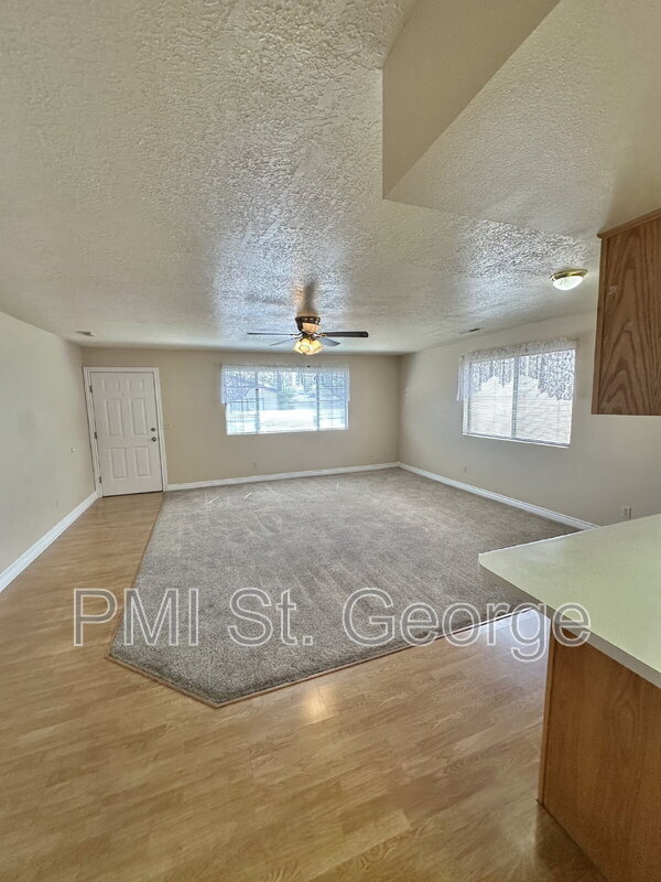 Building Photo - 55 E 600 S