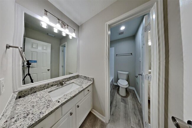 Building Photo - 12231 Piney Bend Dr