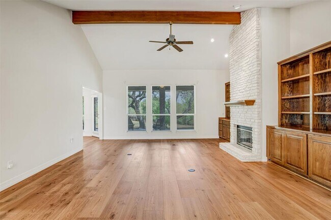 Building Photo - 410 Rolling Green Dr