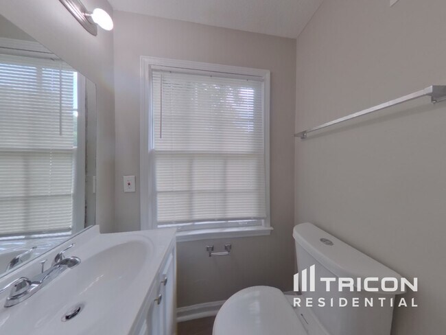 Building Photo - 4539 Riverwood Cir