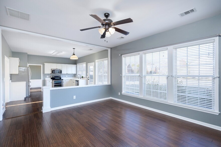 Building Photo - 2601 Potomac Ct
