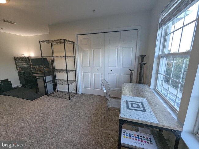 Building Photo - 2922 Huntington Grove Square