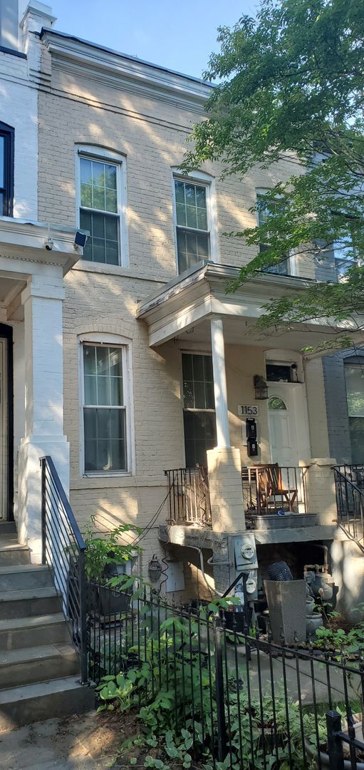 Primary Photo - 1153 Neal St NE
