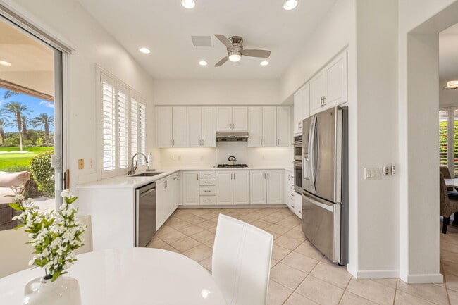 Building Photo - 133 Rainbird Cir