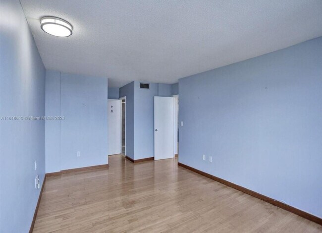 Building Photo - 11930 N Bayshore Dr