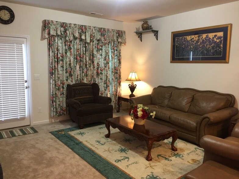 Building Photo - 748 Maypearl Ln