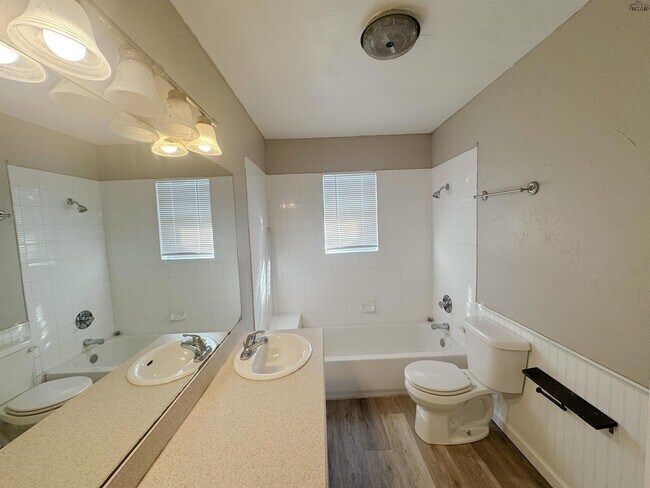 Building Photo - 1407 Hunt St