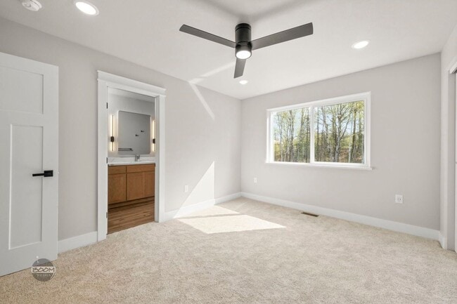 Building Photo - NEW CONSTRUCTION HOME WITH A 4 CAR GARAGE!!
