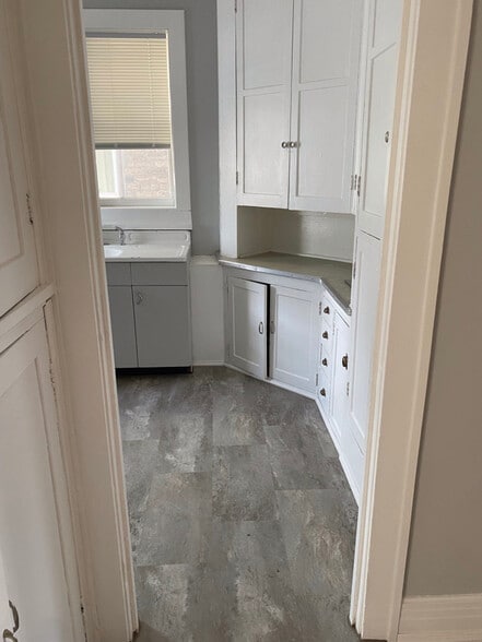 Building Photo - 117-129 N 2nd Ave E