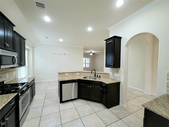 Building Photo - 7506 Amber Village Cir