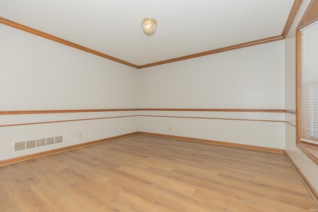Building Photo - 2939 Woodside Ct