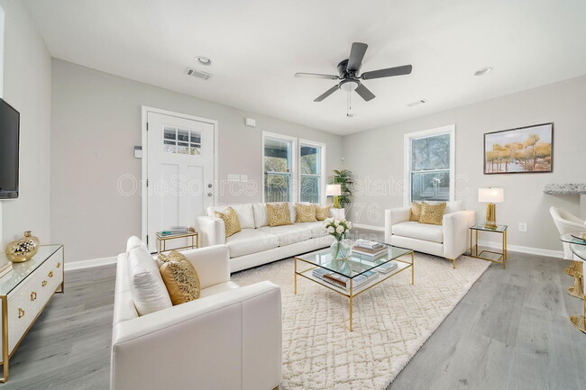 Building Photo - 665 S Eugenia Pl NW