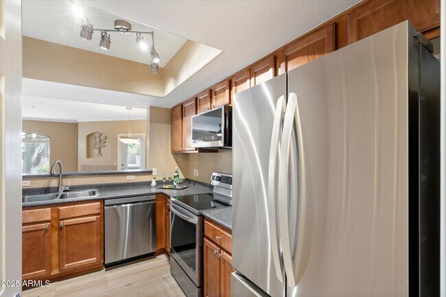 Building Photo - 15095 N Thompson Peak Pkwy