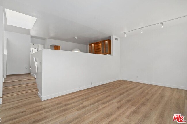 Building Photo - 3023 Berkeley Ave