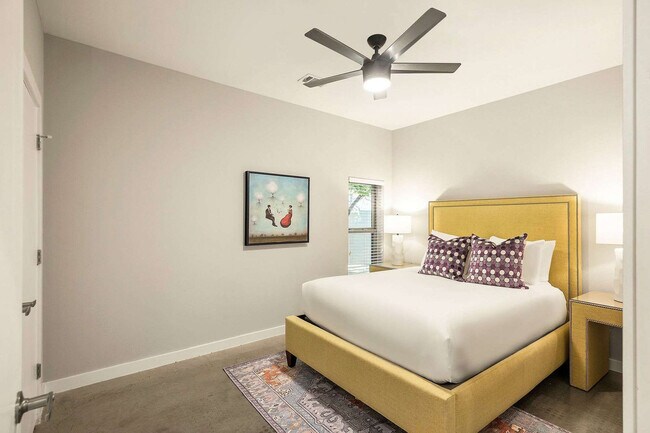 Building Photo - 2505 Thornton Rd