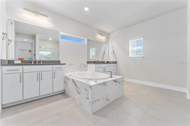 Building Photo - 9242 Hanging vine court