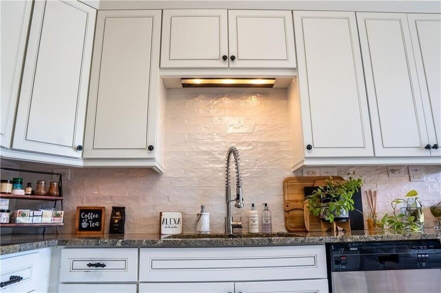 Building Photo - 3820 Roswell Rd NE