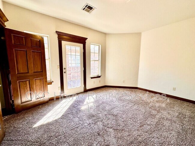 Building Photo - 1216 NW 190th Pl