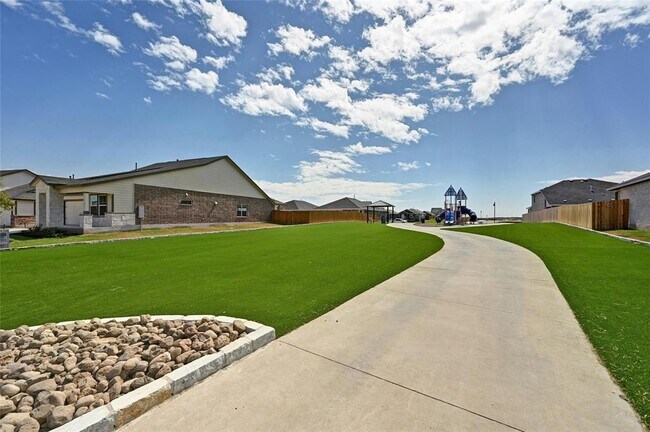 Building Photo - 210 Chapel Beck Dr