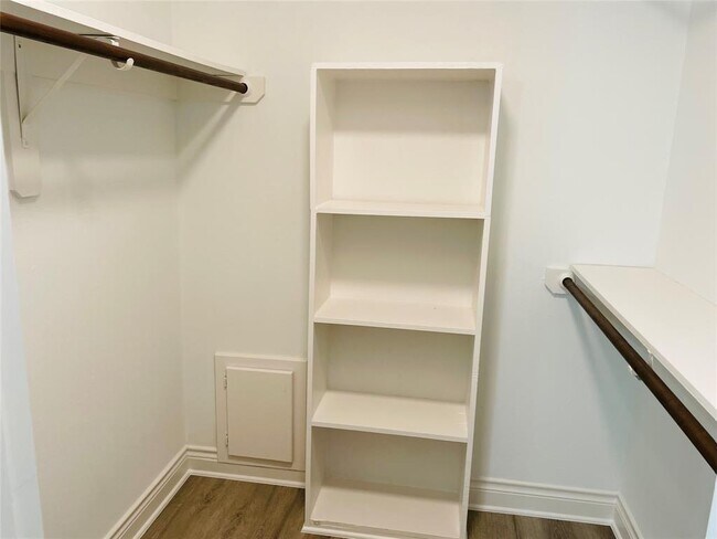 Building Photo - 3307 Golden Trails Dr