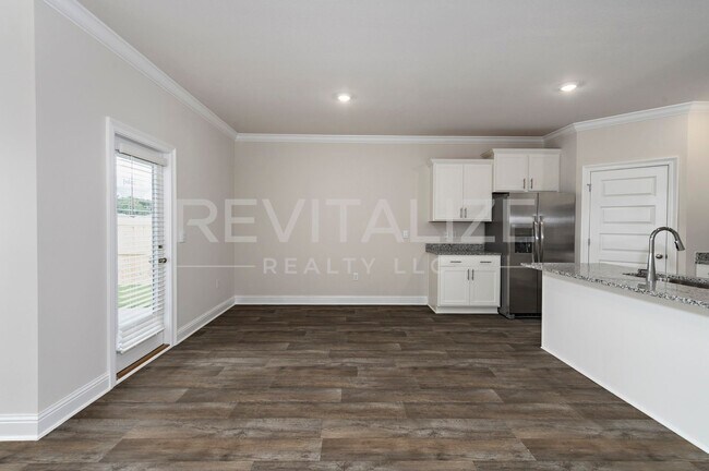 Building Photo - 14567 Dayton Cir