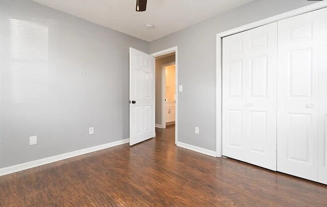Building Photo - 2705 Redford Dr