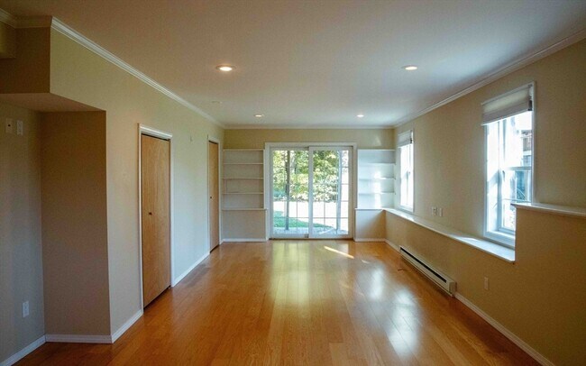 Building Photo - 171 N Main St