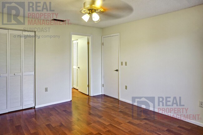 Building Photo - 251 Fenwick Dr