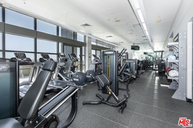 Building Photo - 1155 S Grand Ave