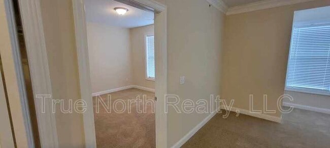 Building Photo - 960 Perry St