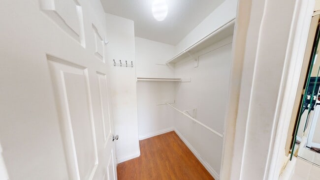 Building Photo - Welcome to Picasso Dr!