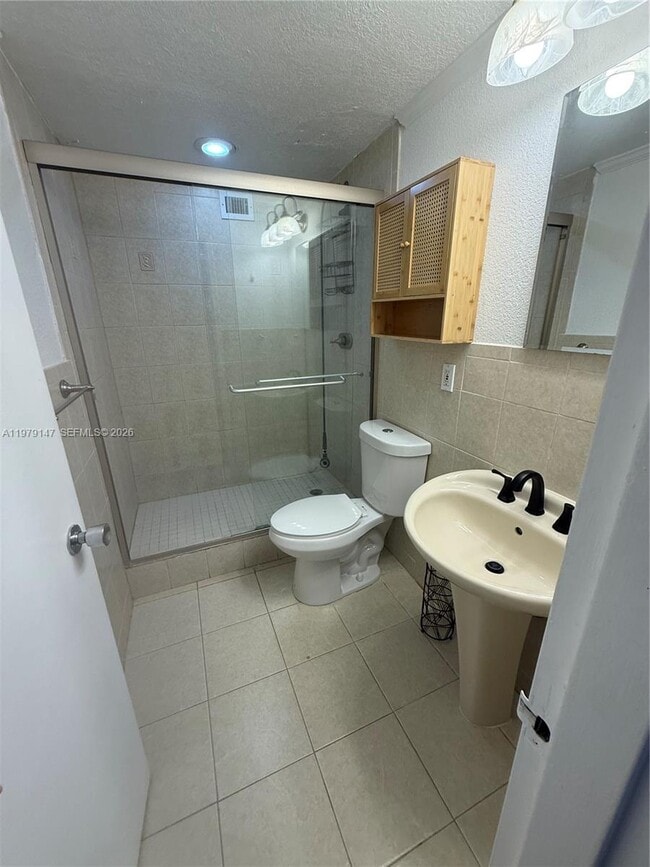 Building Photo - 801 Brickell Bay Dr