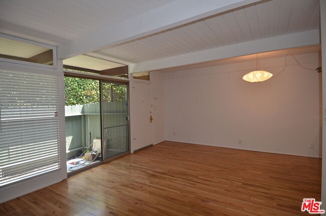 Building Photo - 3113 5th St