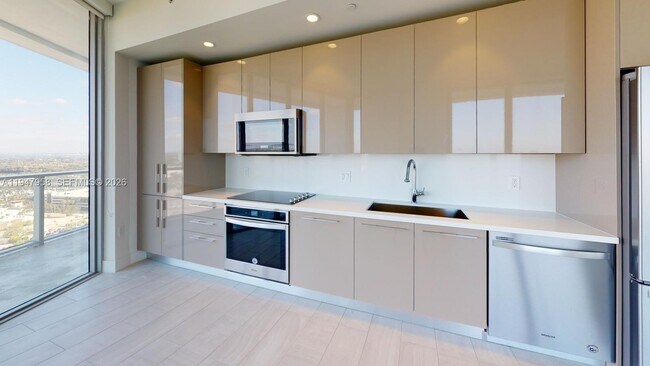 Building Photo - 2000 Metropica Wy