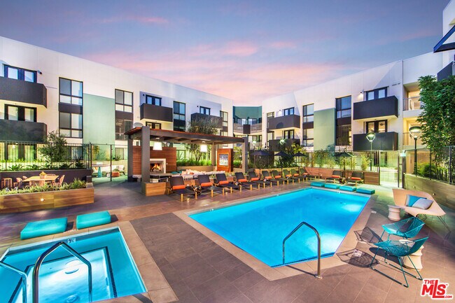 Building Photo - 8770 Washington Blvd