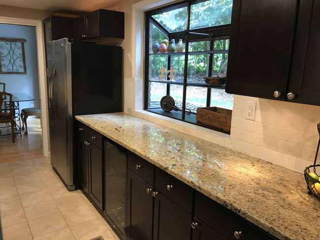 Building Photo - 4889 Lake Forrest Dr