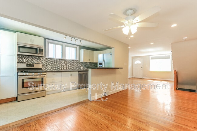Building Photo - 241 Westpark Ln