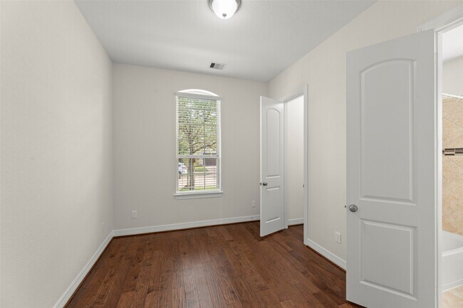 Building Photo - 4918 Ava Meadows Ln