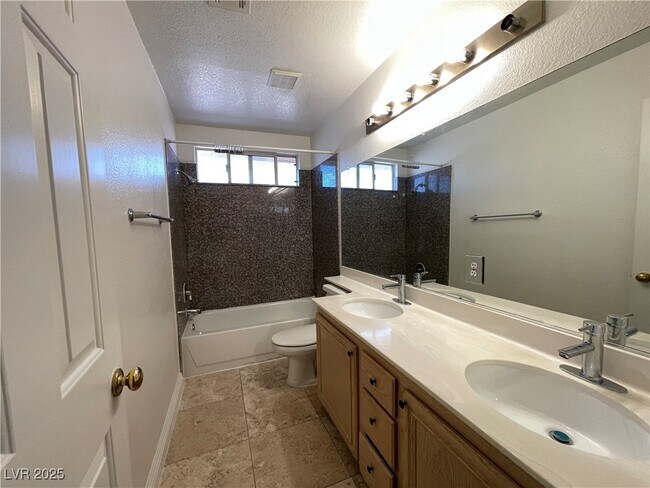 Building Photo - 4364 Mesa Hill Dr