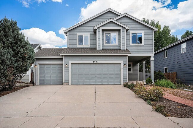 Building Photo - Spacious 4-Bedroom Home with Gourmet Kitch...