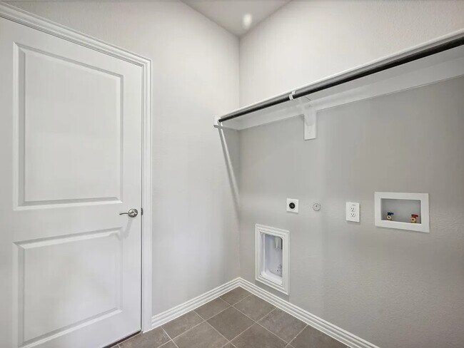 Building Photo - 518 Willet Dr