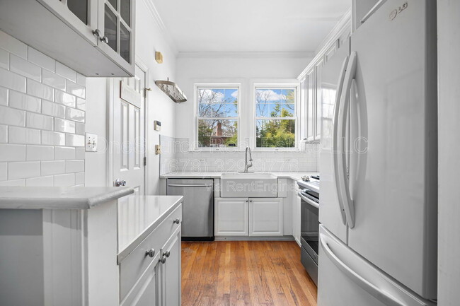 Building Photo - 872 Briarcliff Rd NE