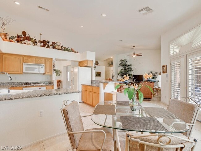 Building Photo - 3064 Emerald Wind St