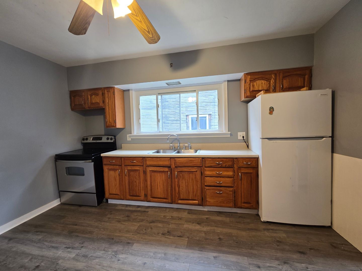 Building Photo - 62 Walnut St