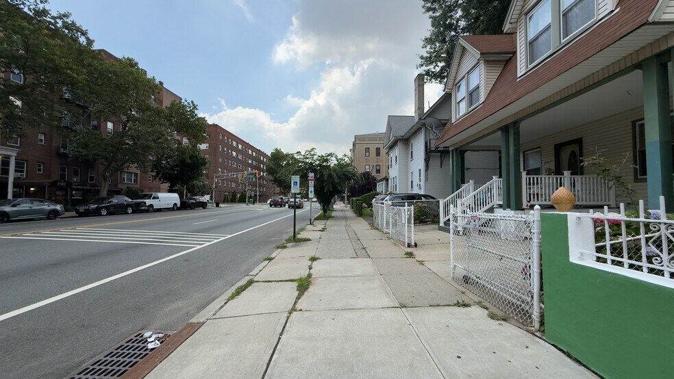 Building Photo - 2521 John F Kennedy Blvd