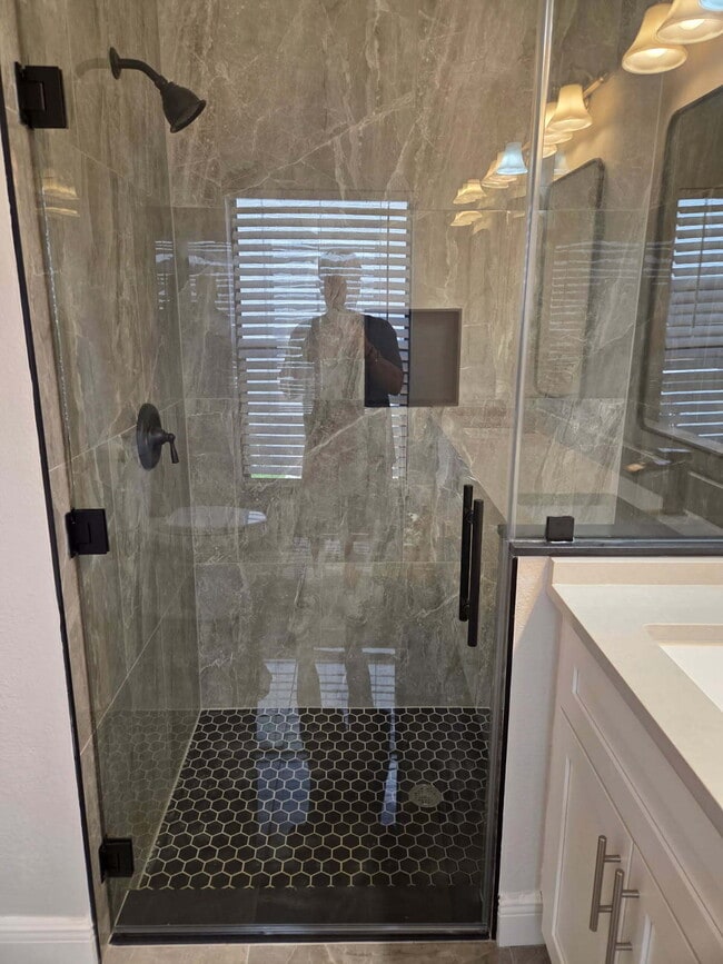 Building Photo - "Discover Comfort and Style in This Spacious 2-Bed, 2-Bath home at 6240 Fairskies Dr, New Port Ri...