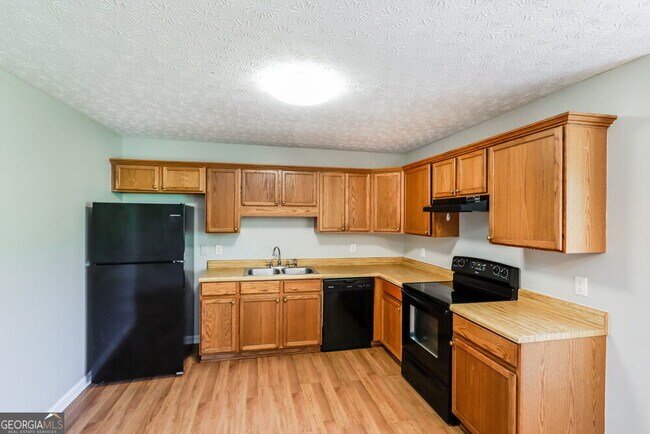 Building Photo - 372 Kay Dr
